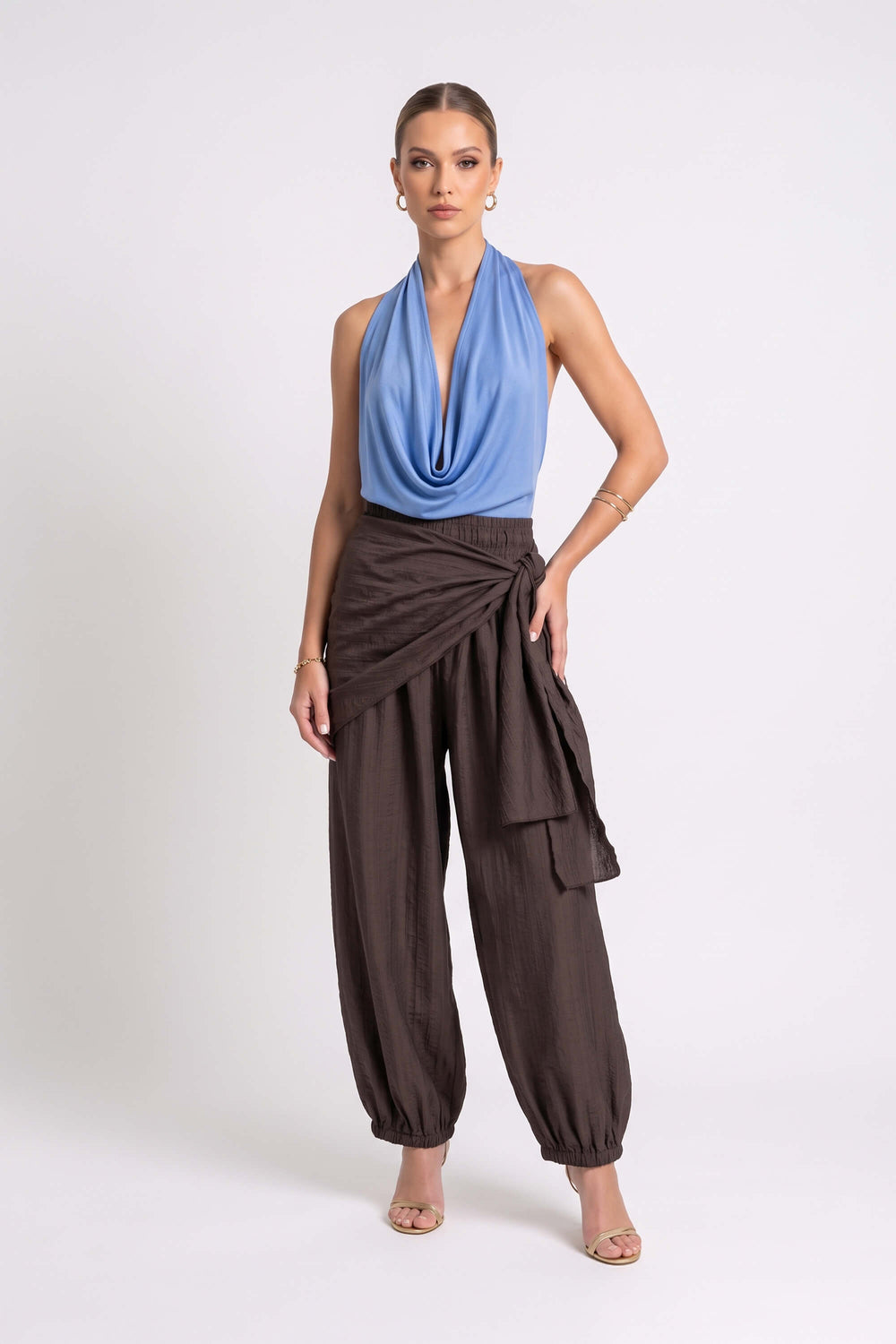 Sofía Halter Cowl-Neck Backless Blusa 753039 PER
