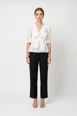 Cassandra Eyelet Double-Tie Peplum Blusa 752937 HUE