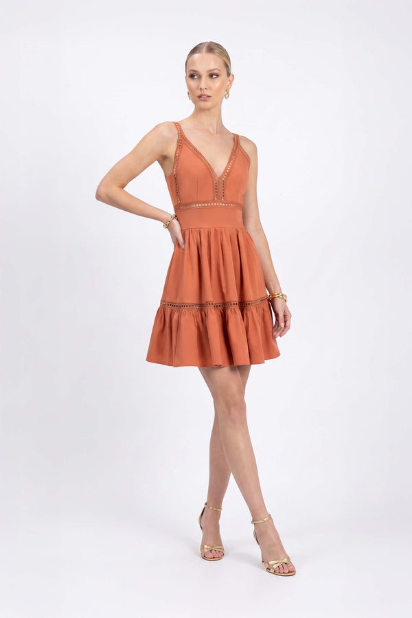 Alexa Ladder-Trim Cami Mini Vestido 723164LAD - Reina Diaz