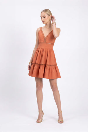 Alexa Ladder-Trim Cami Mini Vestido 723164LAD - Reina Diaz