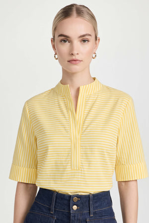 Alexa Mandarin-Collar Short-Sleeve Blusa - Reina Diaz