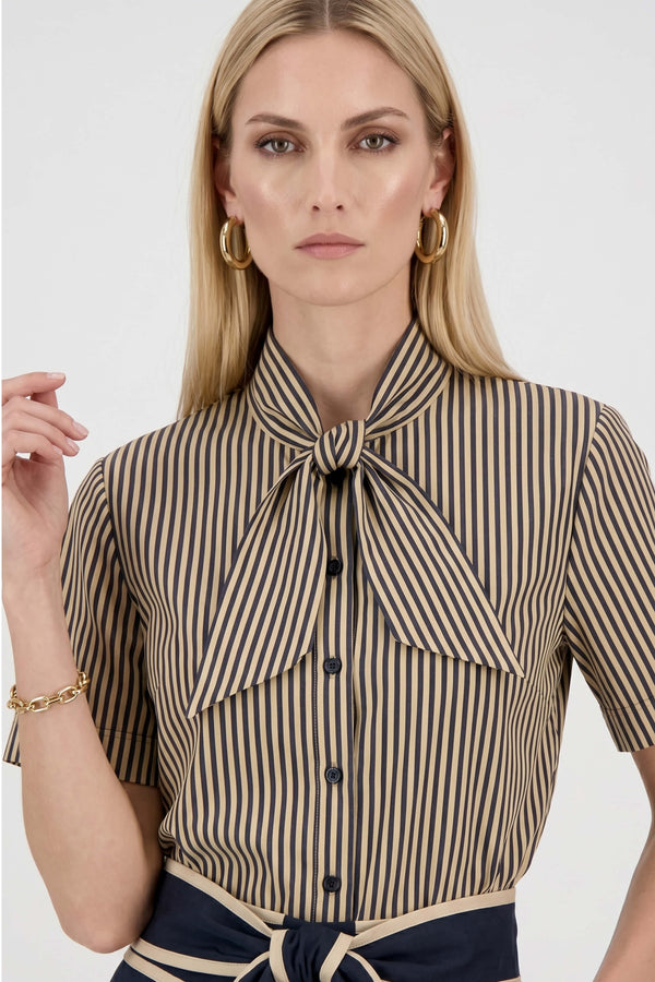 Nora Tie-Neck Short-Sleeve Blusa - Reina Diaz