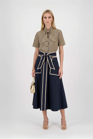 Nora Tie-Neck Short-Sleeve Blusa - Reina Diaz