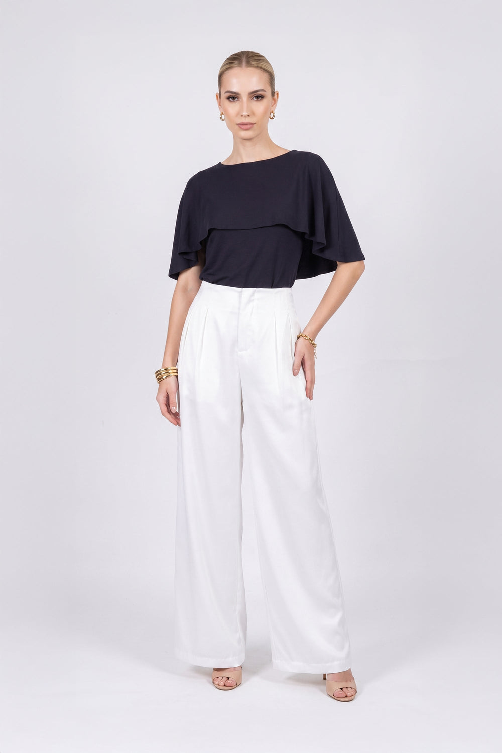 Paulina Cape Overlay Sleeveless Blusa 554308 NEG - Reina Diaz