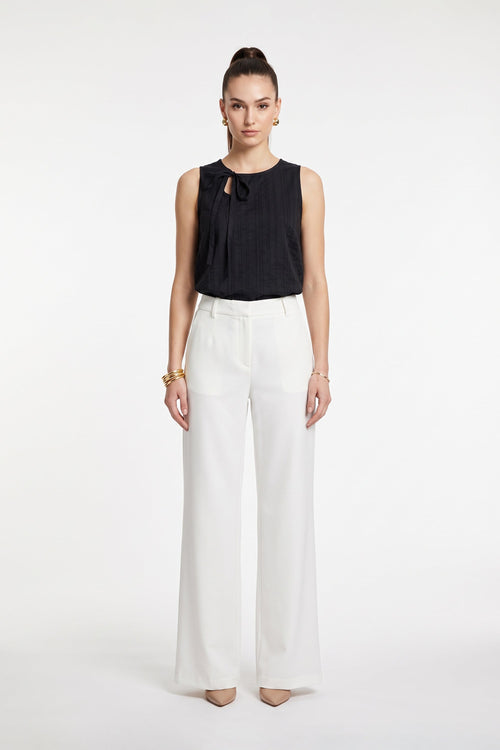 Renata Tie-Neck Keyhole Sleeveless Blusa 753041 NEG - Reina Diaz