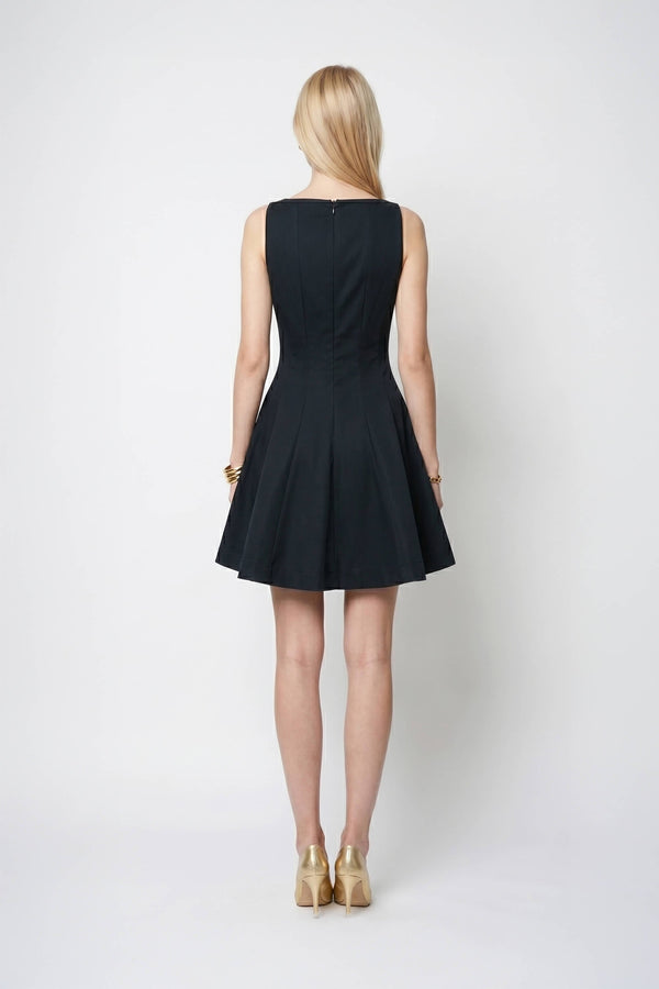 Toscana Sleeveless Crew-Neck Vestido Corto 723175 - Reina Diaz