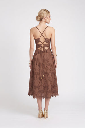 Victoria Eyelet Cutout Lace-Up Midi Vestido 723087 CAF - Reina Diaz