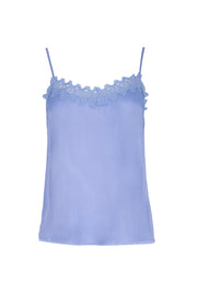 Outfit Blusa 553968 AZU - Falda 541250 HYE - Reina Diaz